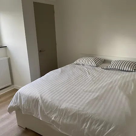 Domein 15 Nieuwmunster, 4-bedroom House For Up To 6 People, Between Wenduine, 1 Km, And De Haan, 2 Km, 500 Meters From The Beach,15 Min From Bruges, Ostend And Knokke, Fenced Garden 펜션 쥬이엔컬크